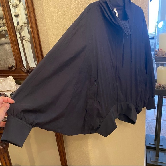 LULULEMON Women Graphite Grey New Rituals Drapey Zipped Athletic Jacket Size 8 - Picture 3 of 6
